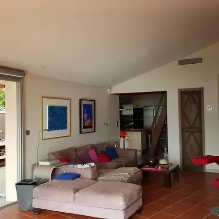 Acaladoro En Villa Porto Vecchio